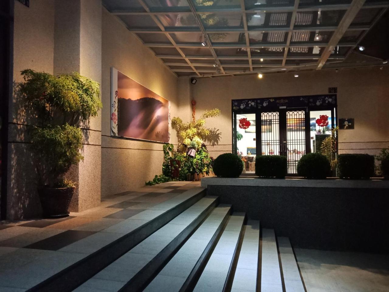 Sun Moon Lake Jinlongshan Bnb หยูฉี ภายนอก รูปภาพ